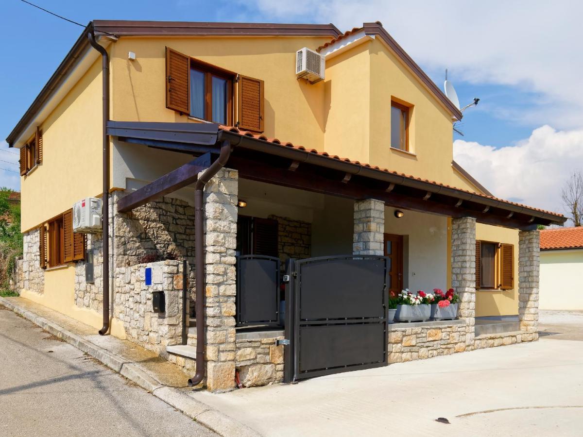 Apartment Larissa By Rent Istria Вишнян Экстерьер фото